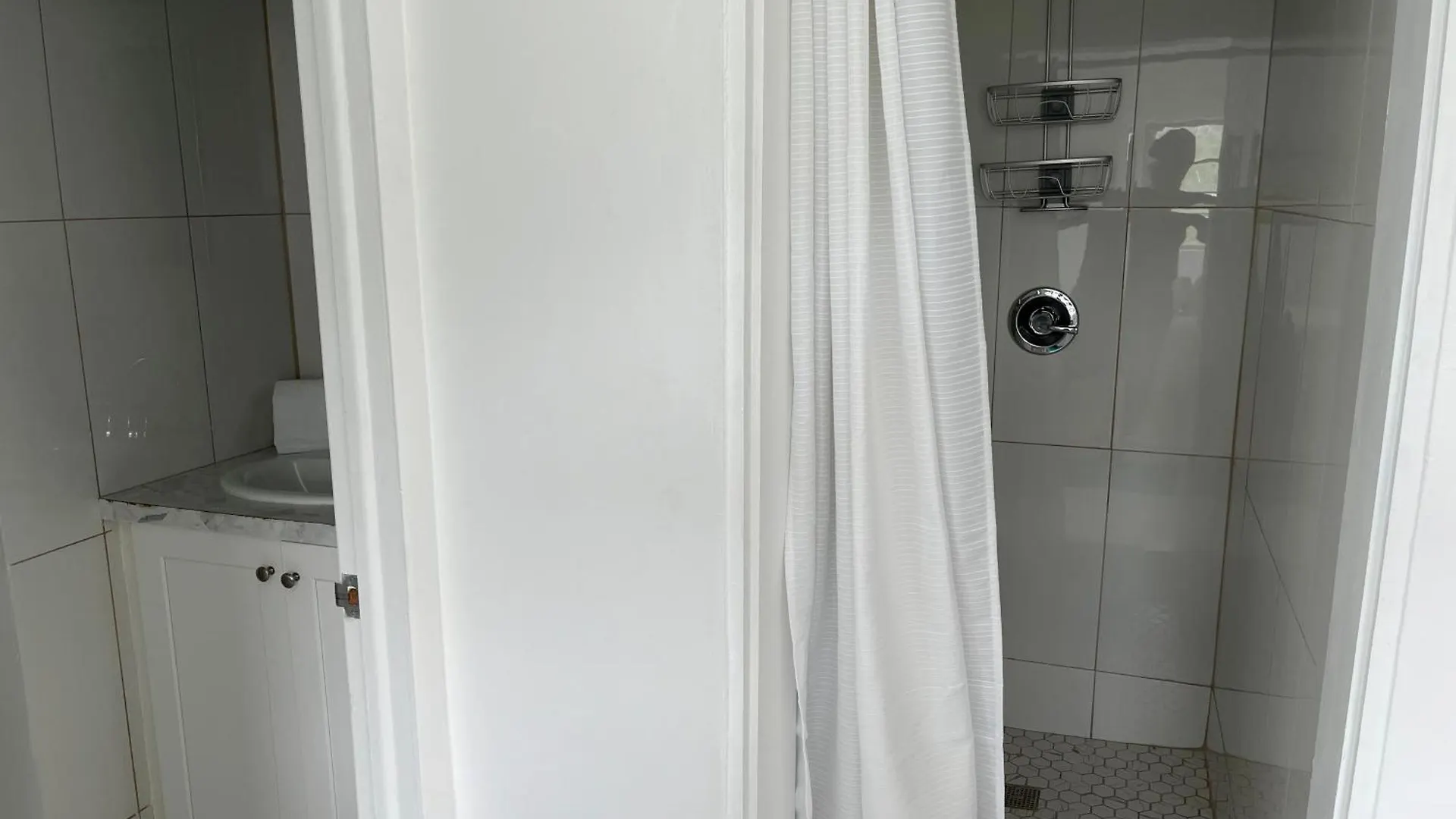 Hotel Sophia Boutique Cowell Battery